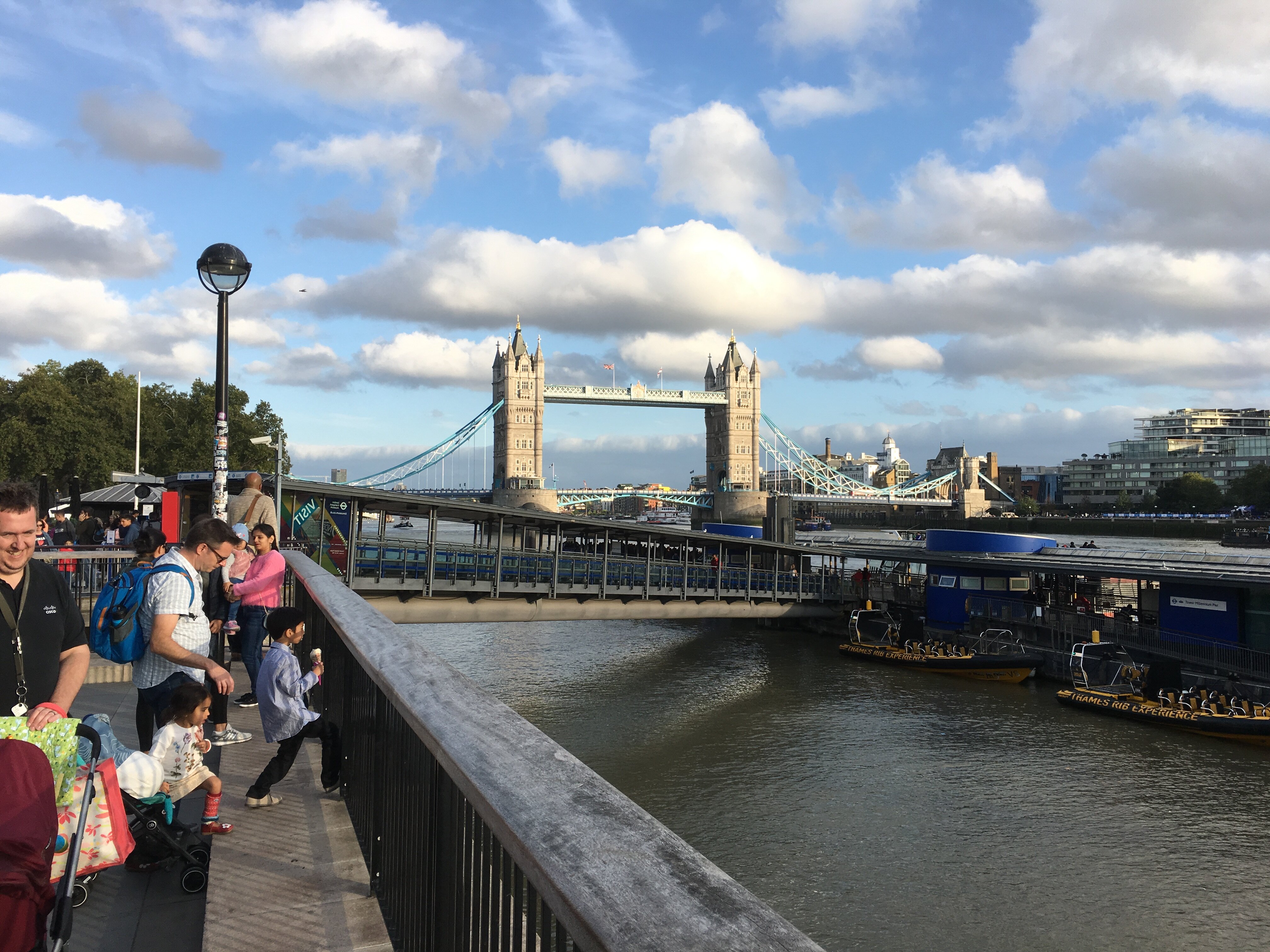 1科目4時間の試験は、とても忍耐力や集中力を試されるもので、40代でも乗り越えることができたことで、自信にもつながりました。